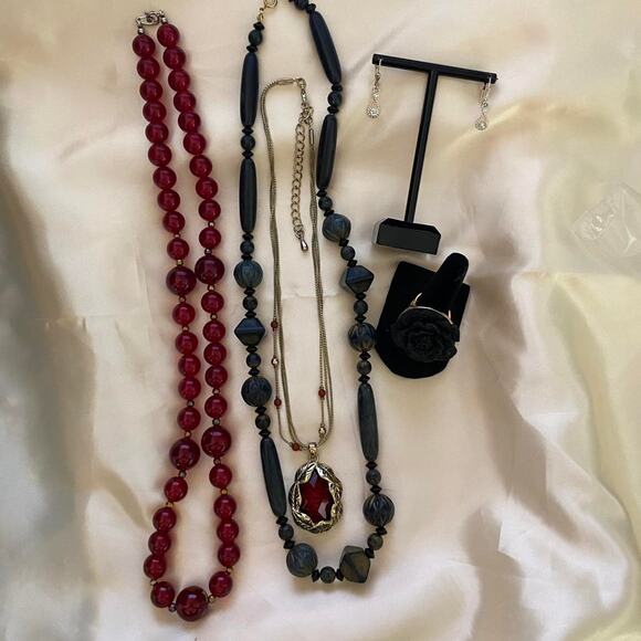 Vintage Whimsical 5piece 3 Necklaces velvet Rose Adjustable Ring Silver earrings - Picture 1 of 6